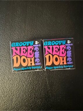 Groovy jewel  NeeDoh Super Sparkly Squish -mini